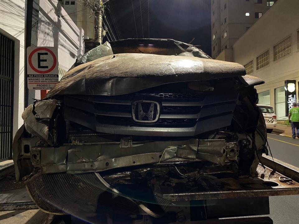 Foto 7 de 8 — Dupla é presa com 96 tijolos de maconha na vicinal Nelson Barbieri em Gavião Peixoto